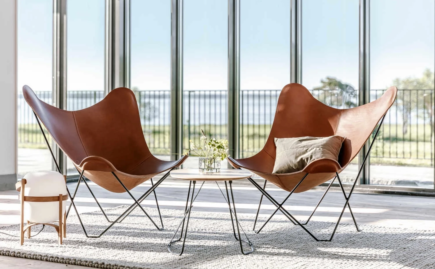 Entdecken Sie ikonische Designerstühle, die zeitloses modernes Wohnen neu definieren