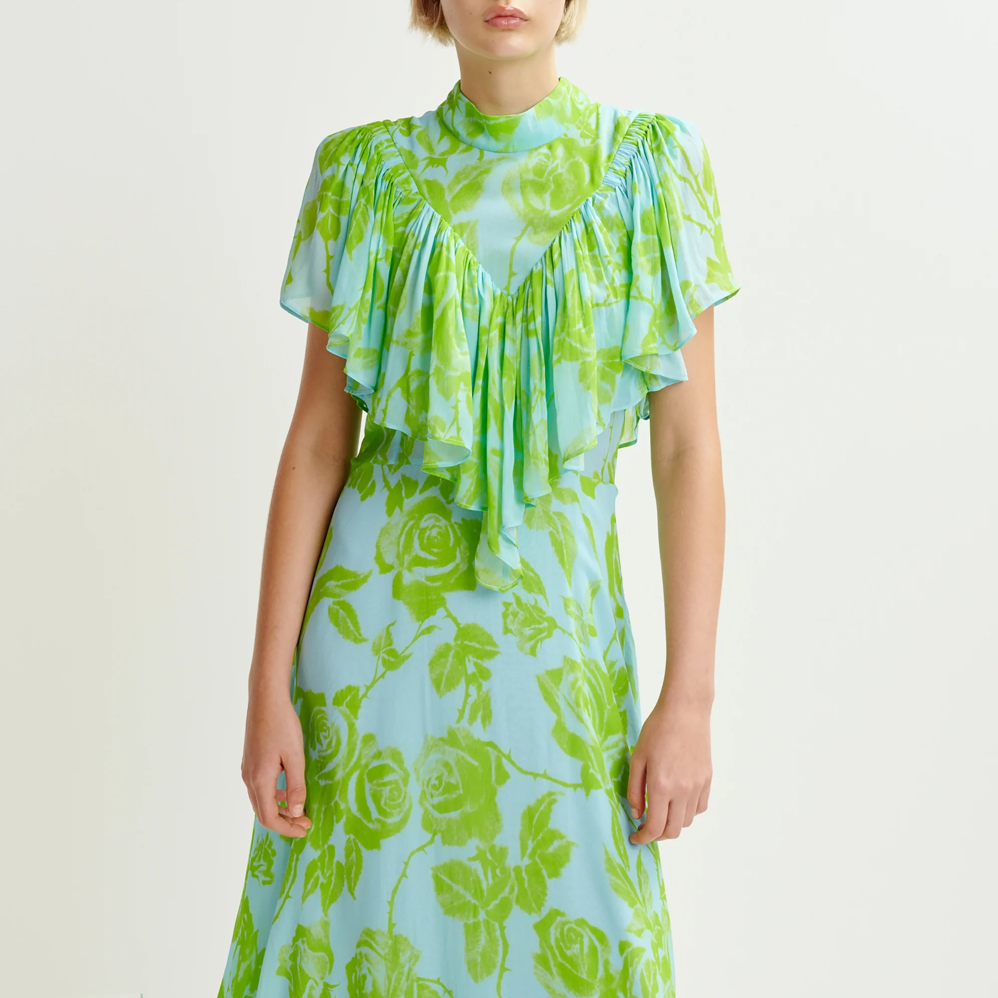 Effortless Elegance: Discover Dresses That Redefine Modern Sophistication