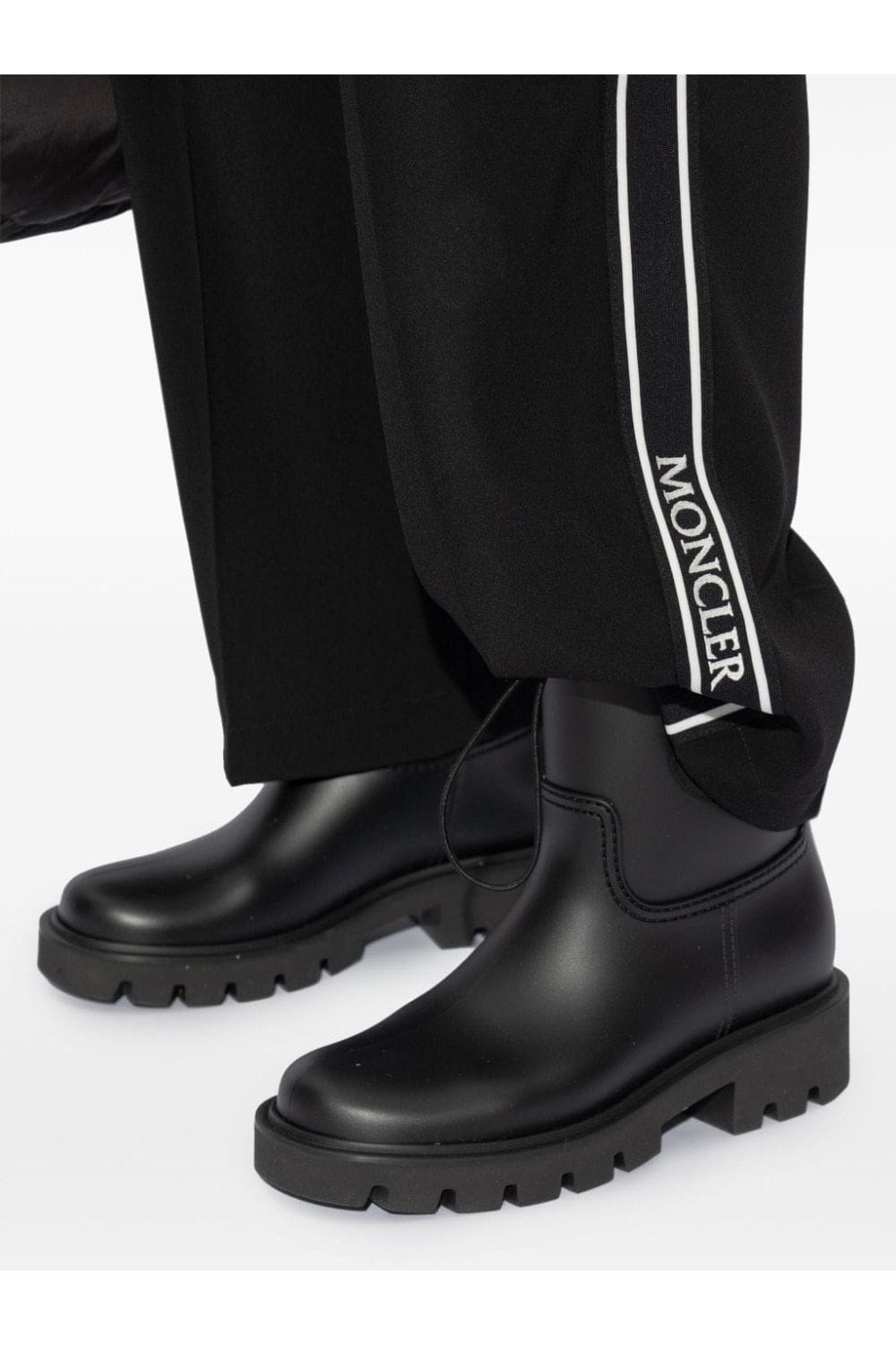 Power, Style & Comfort: Women’s Footwear That Elevates Every Step